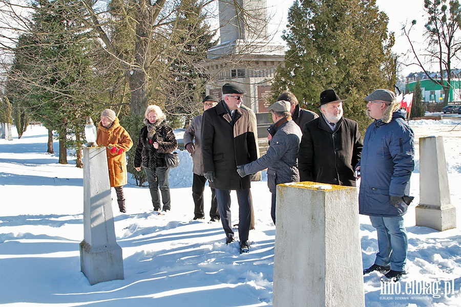 Zoenie kwiatw pod pomnikiem onierzy Armii Czerwonej, fot. 17