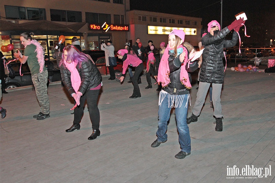 Zataczyy na ulicy w protecie przeciw przemocy seksualnej, fot. 3