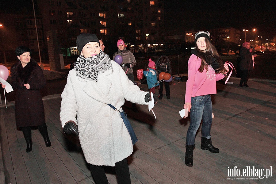 Zataczyy na ulicy w protecie przeciw przemocy seksualnej, fot. 10