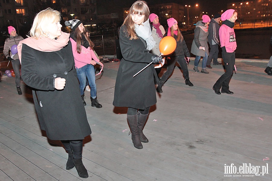 Zataczyy na ulicy w protecie przeciw przemocy seksualnej, fot. 11