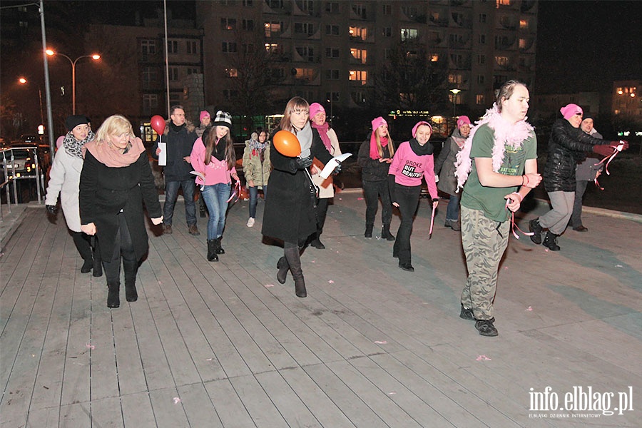 Zataczyy na ulicy w protecie przeciw przemocy seksualnej, fot. 16