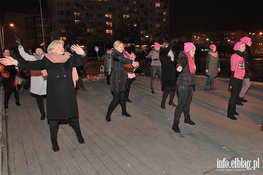 Zataczyy na ulicy w protecie przeciw przemocy seksualnej, fot. 26