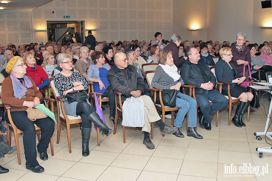 Seniorzy uczyli się jak piec chleb, fot. 2