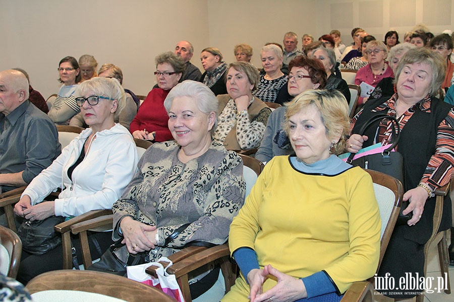 Seniorzy uczyli się jak piec chleb, fot. 23