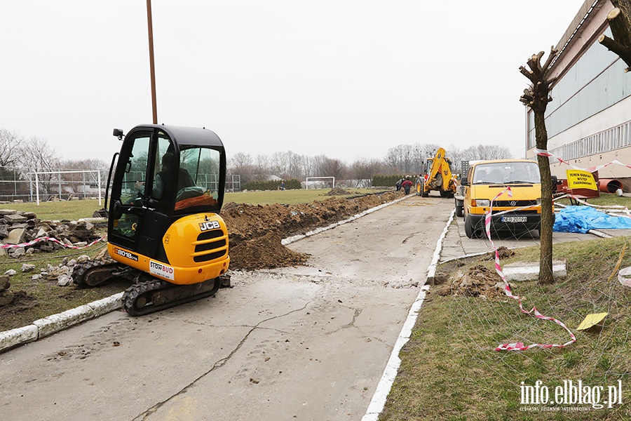 Nowa bienia na terenie ZS nr 1 przy ulicy Korczaka, fot. 1