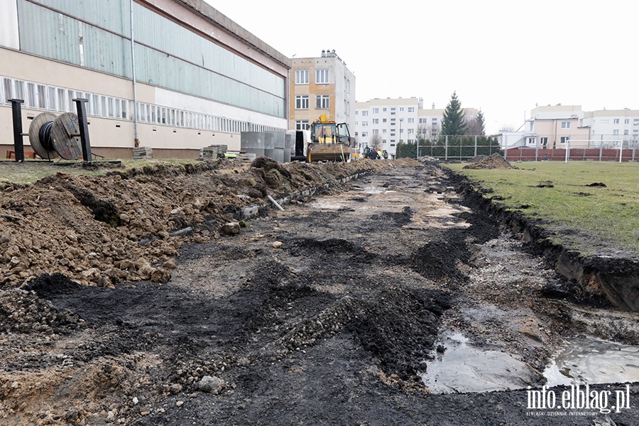 Nowa bieżnia na terenie ZS nr 1 przy ulicy Korczaka, fot. 12