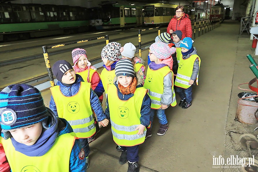 Maluchy z wizytą w zajezdni tramwajowej, fot. 10