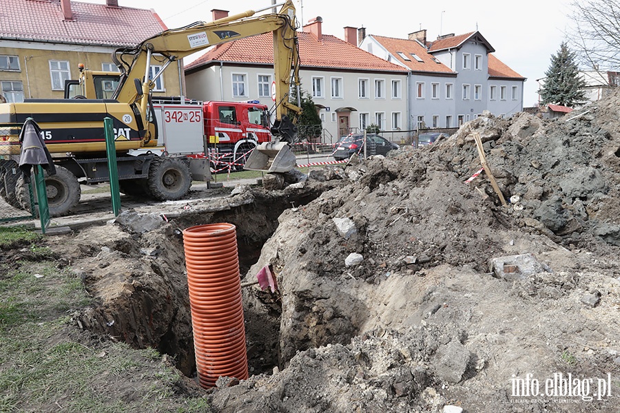 Przysypany ziemi w wykopie PSS Grochowska, fot. 4