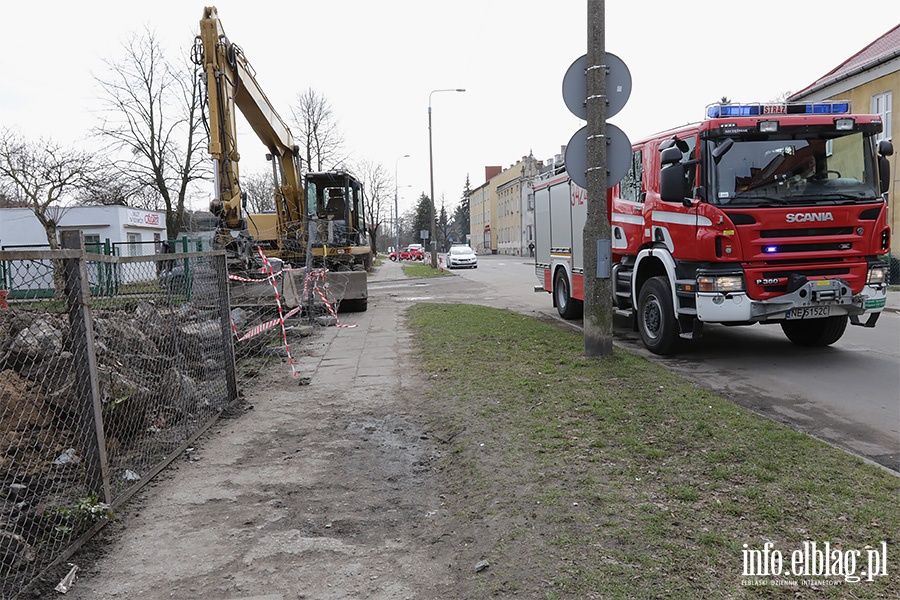 Przysypany ziemi w wykopie PSS Grochowska, fot. 12