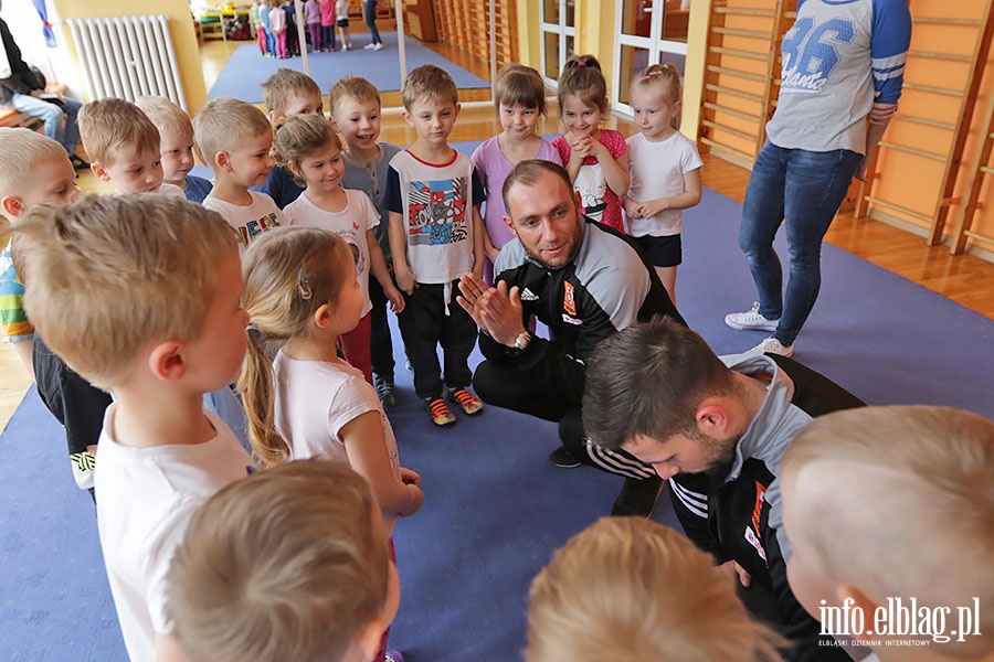 Zajcia sportowe w ramach programu Concordii w przedszkolu Akademia Krasnoludkw, fot. 4