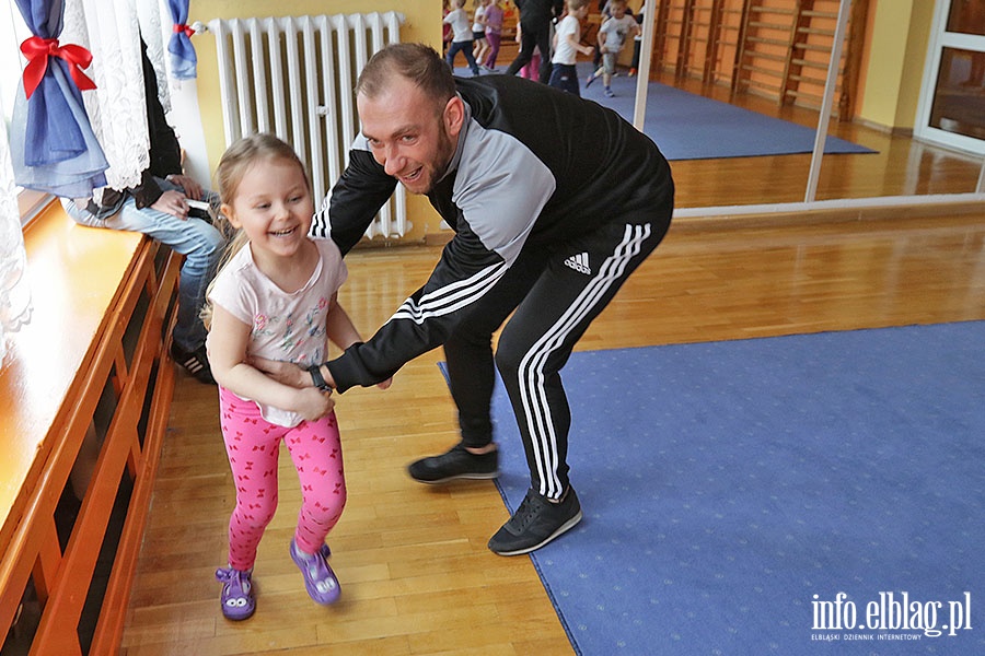 Zajcia sportowe w ramach programu Concordii w przedszkolu Akademia Krasnoludkw, fot. 8