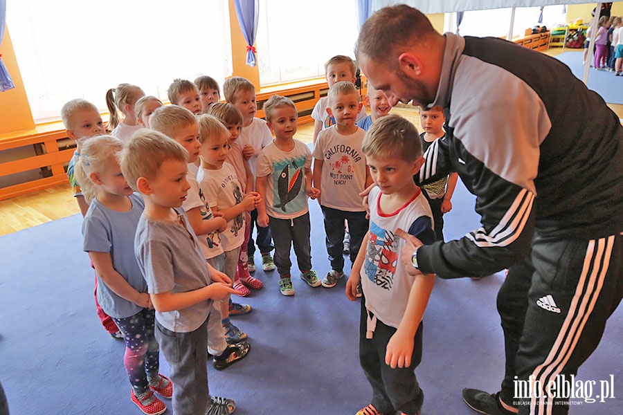 Zajcia sportowe w ramach programu Concordii w przedszkolu Akademia Krasnoludkw, fot. 12