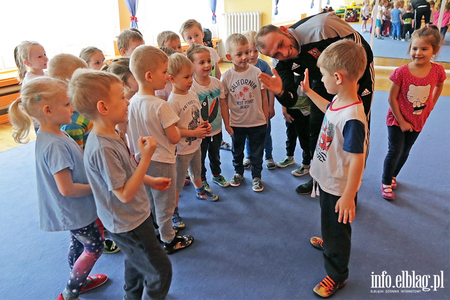 Zajcia sportowe w ramach programu Concordii w przedszkolu Akademia Krasnoludkw, fot. 13