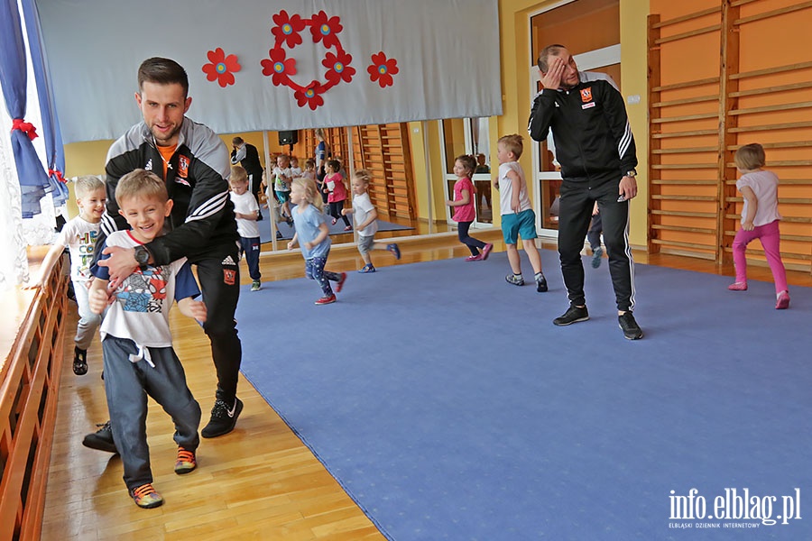 Zajcia sportowe w ramach programu Concordii w przedszkolu Akademia Krasnoludkw, fot. 14