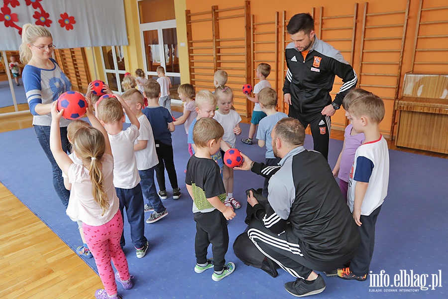 Zajcia sportowe w ramach programu Concordii w przedszkolu Akademia Krasnoludkw, fot. 17