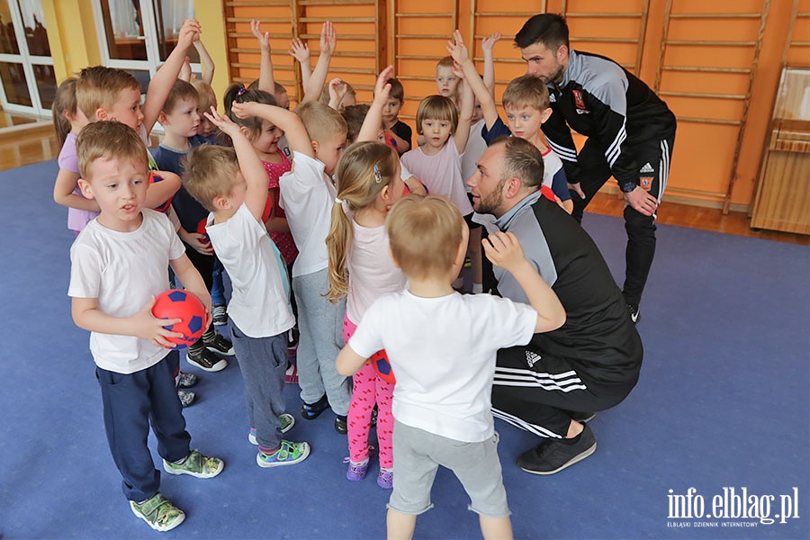 Zajcia sportowe w ramach programu Concordii w przedszkolu Akademia Krasnoludkw, fot. 18