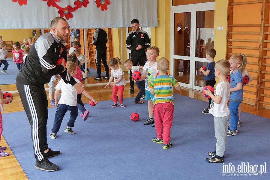 Zajcia sportowe w ramach programu Concordii w przedszkolu Akademia Krasnoludkw, fot. 32