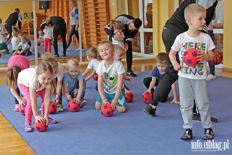 Zajcia sportowe w ramach programu Concordii w przedszkolu Akademia Krasnoludkw, fot. 33