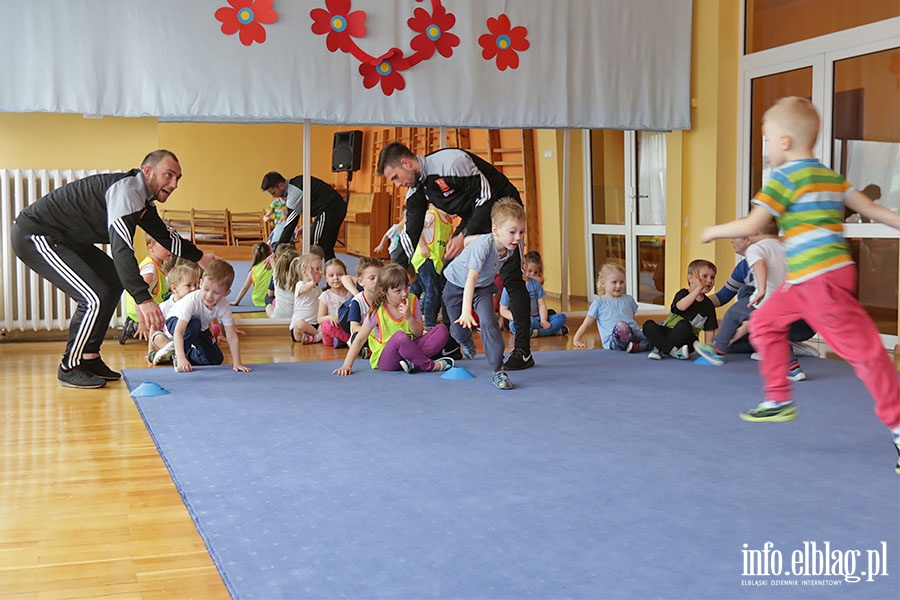 Zajcia sportowe w ramach programu Concordii w przedszkolu Akademia Krasnoludkw, fot. 39