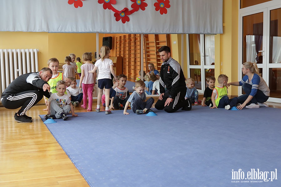 Zajcia sportowe w ramach programu Concordii w przedszkolu Akademia Krasnoludkw, fot. 43