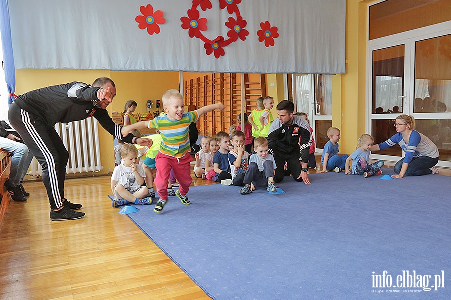 Zajcia sportowe w ramach programu Concordii w przedszkolu Akademia Krasnoludkw, fot. 46