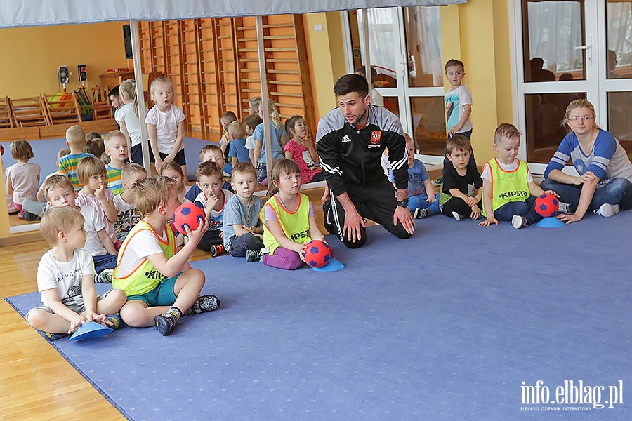 Zajcia sportowe w ramach programu Concordii w przedszkolu Akademia Krasnoludkw, fot. 53