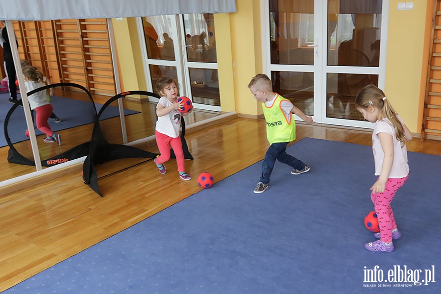 Zajcia sportowe w ramach programu Concordii w przedszkolu Akademia Krasnoludkw, fot. 61