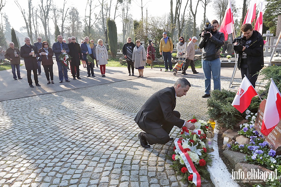 PO sami upamitnili ofiary Katastrofy Smoleskiej, fot. 7