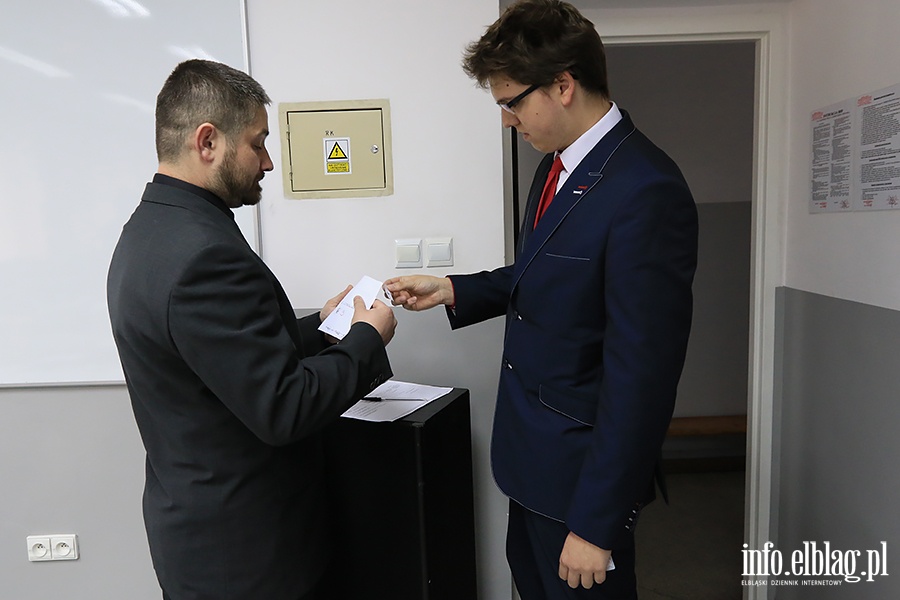 Maturzyci zmierzyli si z rozszerzon informatyk, fot. 6