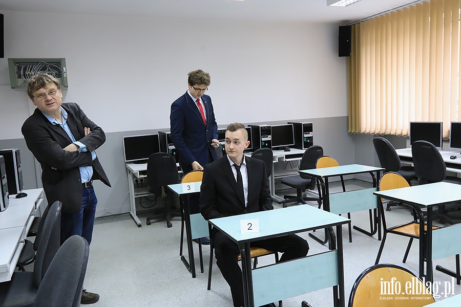 Maturzyści zmierzyli się z rozszerzoną informatyką, fot. 7