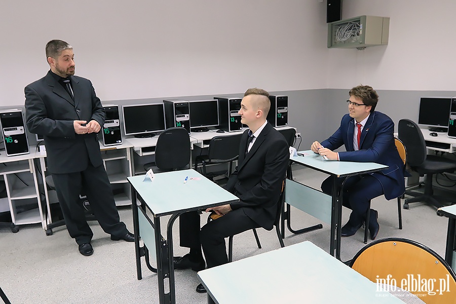 Maturzyci zmierzyli si z rozszerzon informatyk, fot. 9