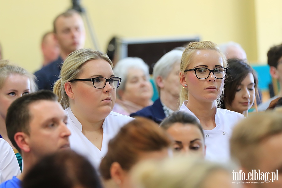 Absolwenci kierunku pielęgniarstwa odebrali dyplomy., fot. 15