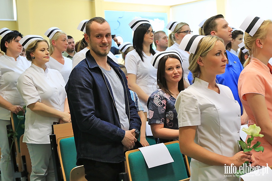 Absolwenci kierunku pielęgniarstwa odebrali dyplomy., fot. 68