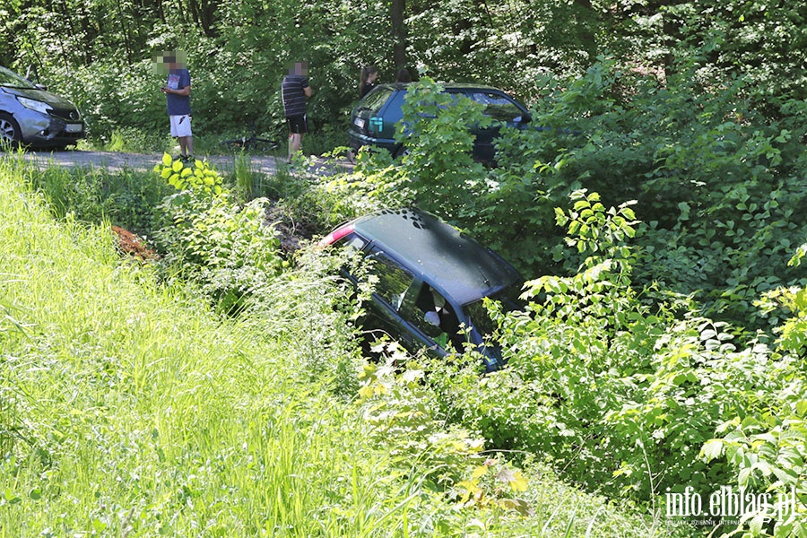 Zderzenie nissana i fiata na drodze 503, fot. 1