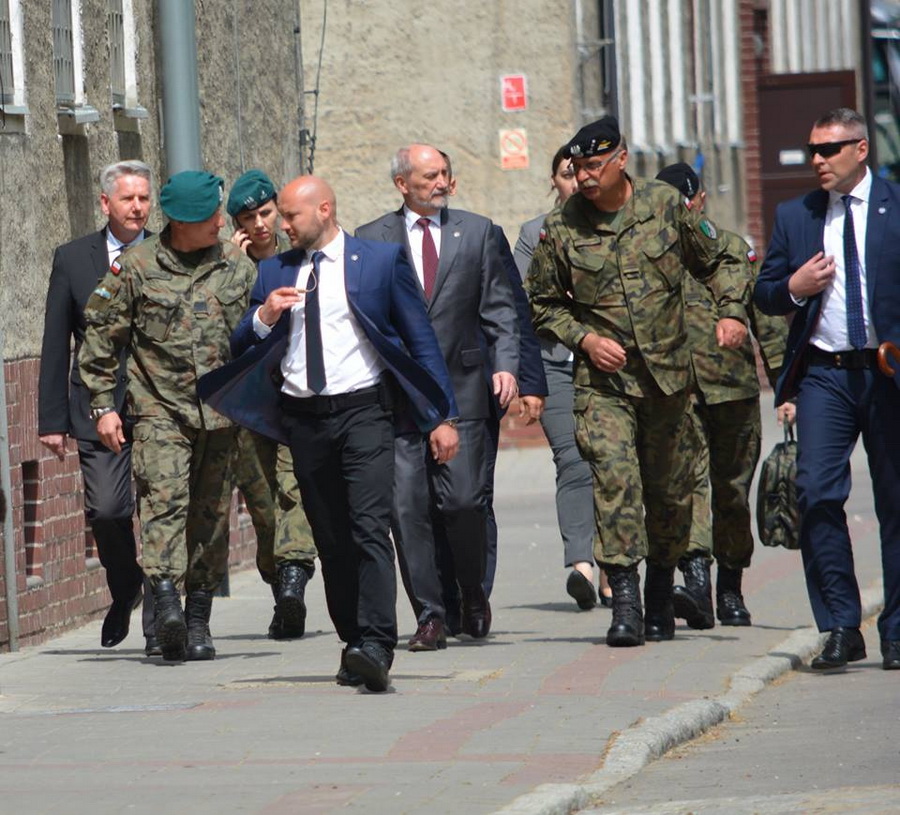 Antoni Macierewicz egna I zmian Polskiego Kontyngentu Wojskowego otwa, fot. 2