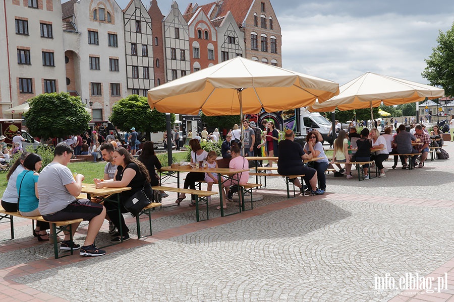 Food Tracki przed katedrą, fot. 29