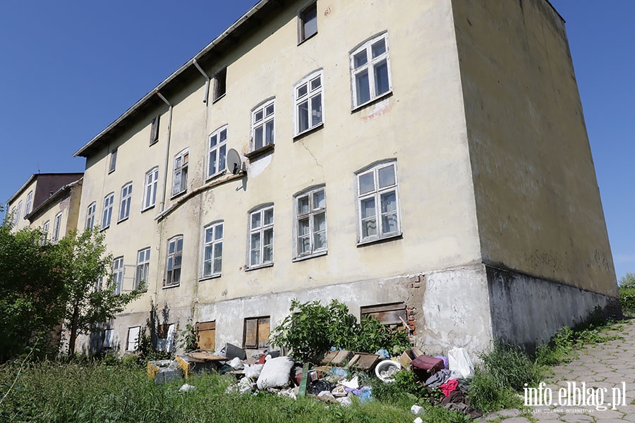 Z Traugutta znikn kolejne dwa stare budynki., fot. 9