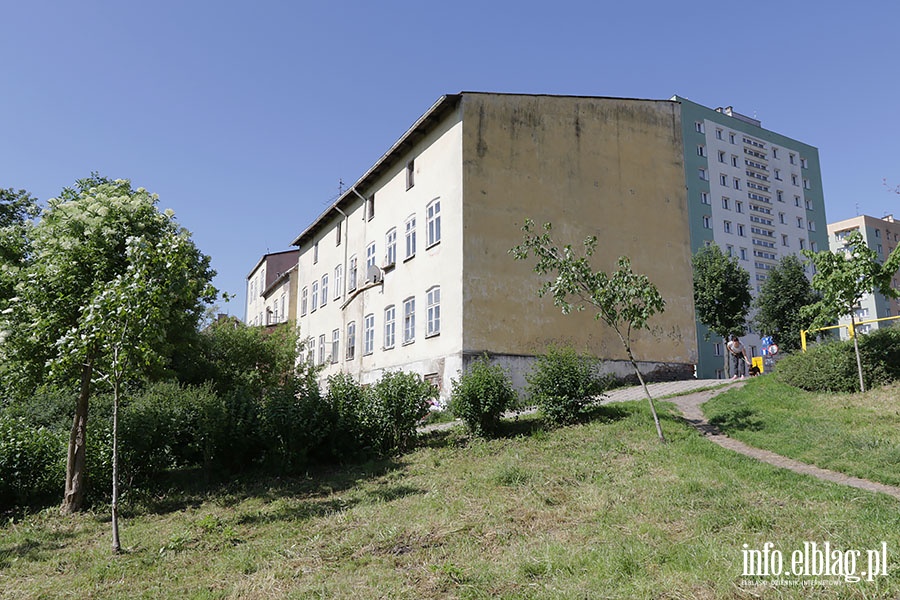 Z Traugutta znikn kolejne dwa stare budynki., fot. 10