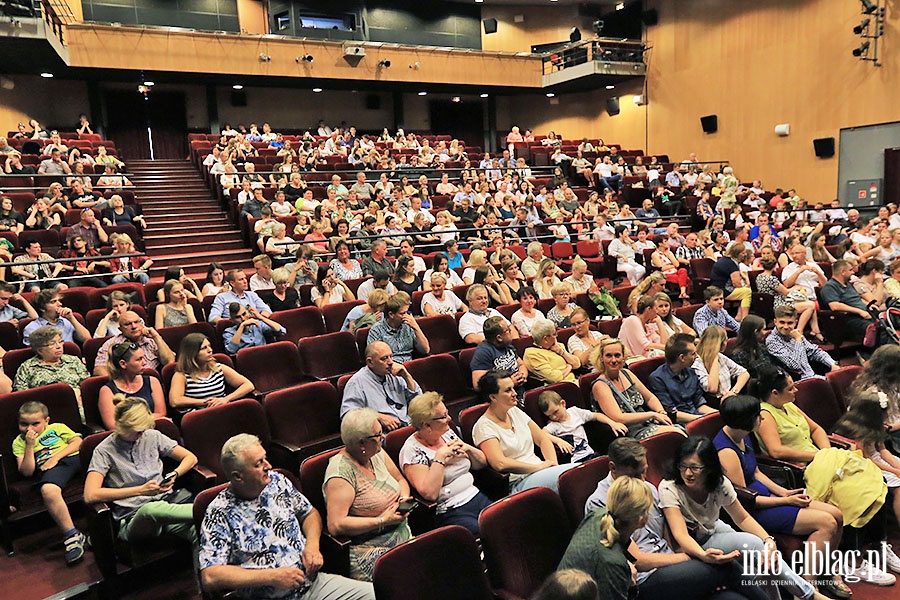 Scen elblskiego Teatru opanowali amatorzy. Jak sobie poradzili?, fot. 3