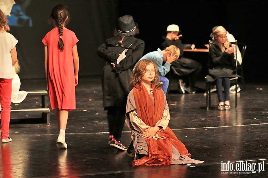 Scen elblskiego Teatru opanowali amatorzy. Jak sobie poradzili?, fot. 7