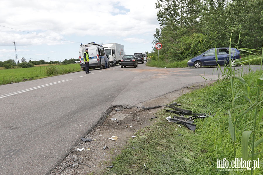 Grozne zderzenie ciarwki z bmw na Mazurskiej, fot. 2