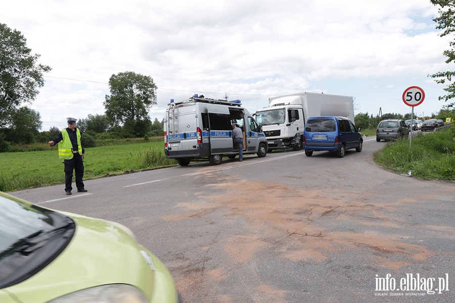 Grozne zderzenie ciarwki z bmw na Mazurskiej, fot. 3