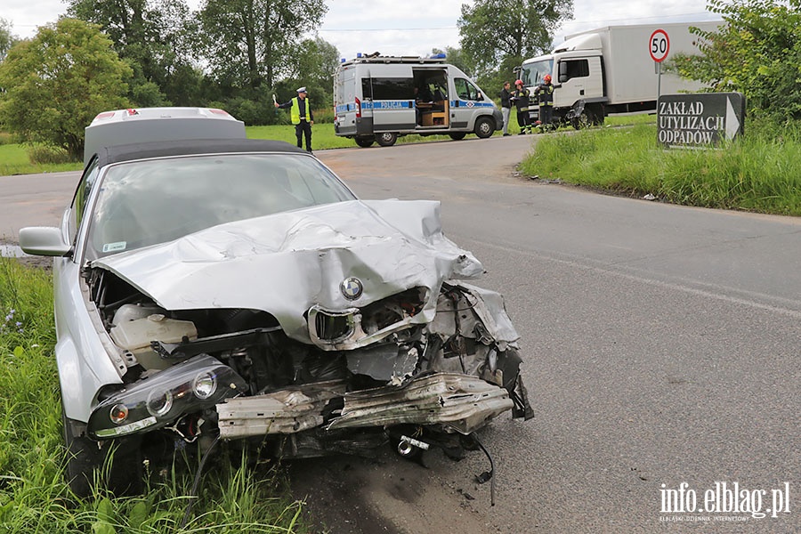 Grozne zderzenie ciarwki z bmw na Mazurskiej, fot. 21