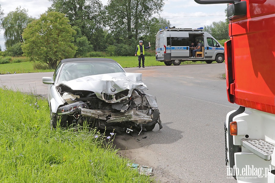 Grozne zderzenie ciarwki z bmw na Mazurskiej, fot. 23