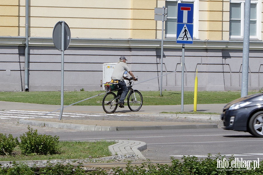 Jazda rowerem po przejciach to w Elblgu codzienno., fot. 1