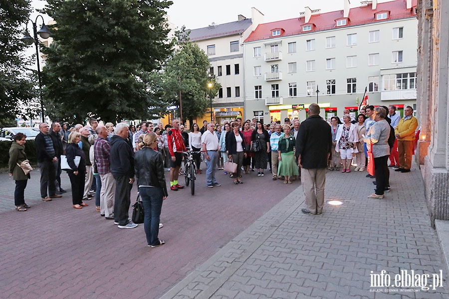Znicze przed elblskim sdem., fot. 21