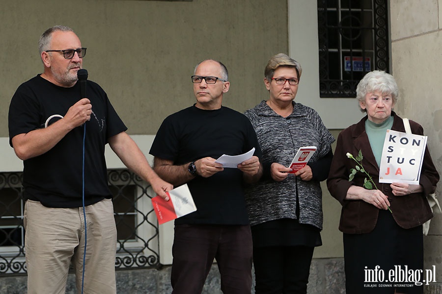 Elblanie poraz kolejny protestowali w obronie sdw., fot. 3