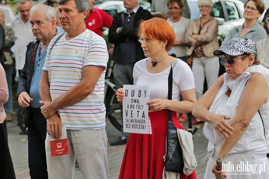 Elblążanie poraz kolejny protestowali w obronie sądów., fot. 6