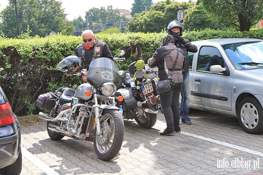 Motocykliści z Zielonej Góry przed elbląskim sądem, fot. 2
