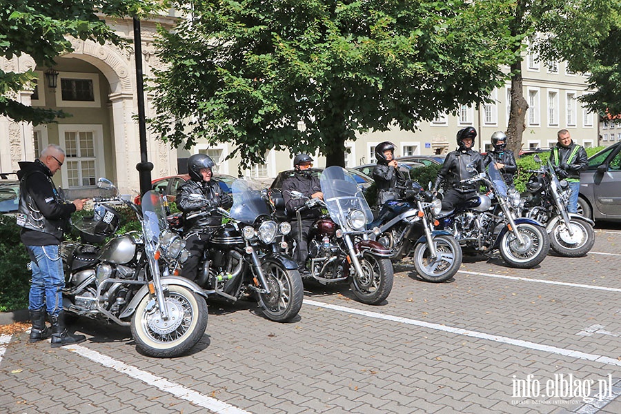 Motocykliści z Zielonej Góry przed elbląskim sądem, fot. 3